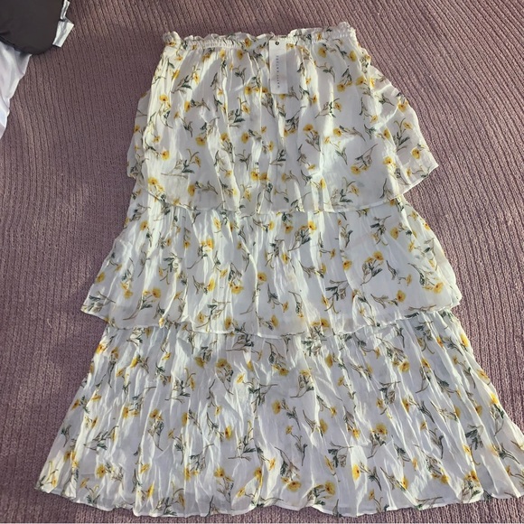 Floral White Midi Dress - Picture 6 of 7